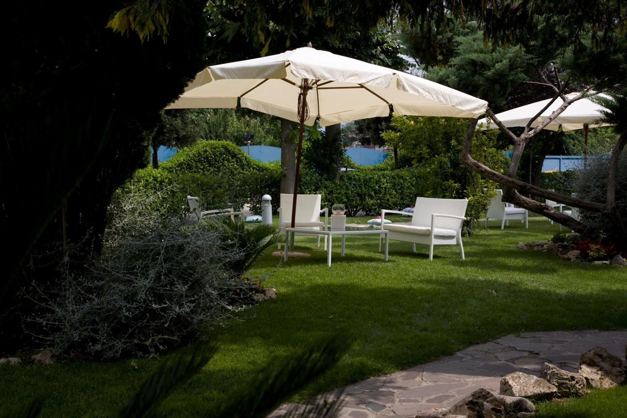 Hotel Ristorante La Piana Telese Terme Exterior photo